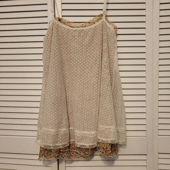 Young Threads top - Picture 2 of 9